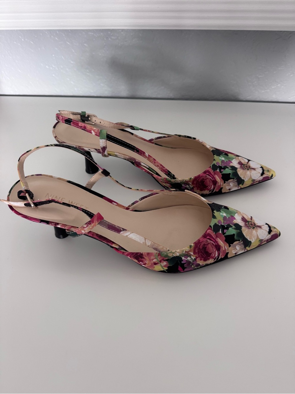 Kitten Heels - Picture 3 of 4